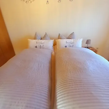 Holiday home Eifel Mit Hunden Schwalbennest