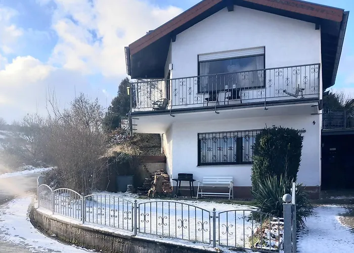 Eifel Urlaub Mit Hunden Schwalbennest * Schalkenmehren