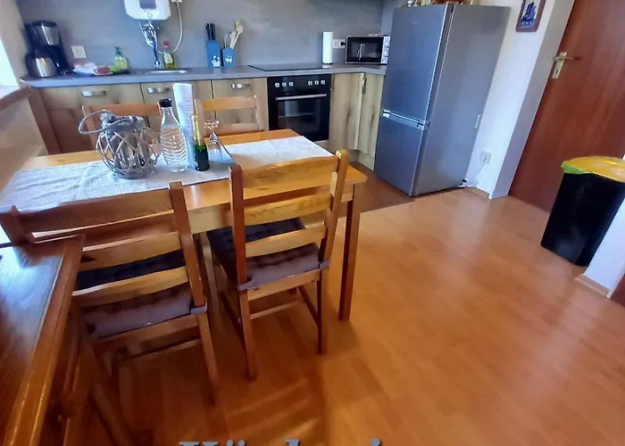 Eifel Urlaub Mit Hunden Schwalbennest Casa de Férias Schalkenmehren